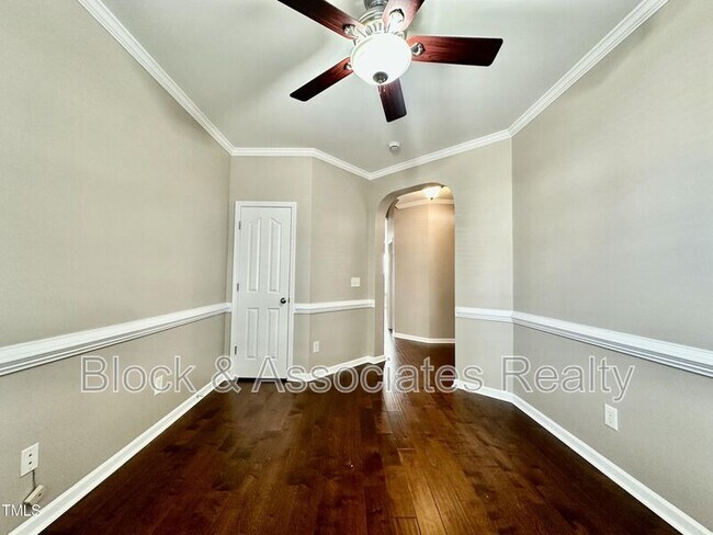 Foto del edificio - 414 Hilltop View St