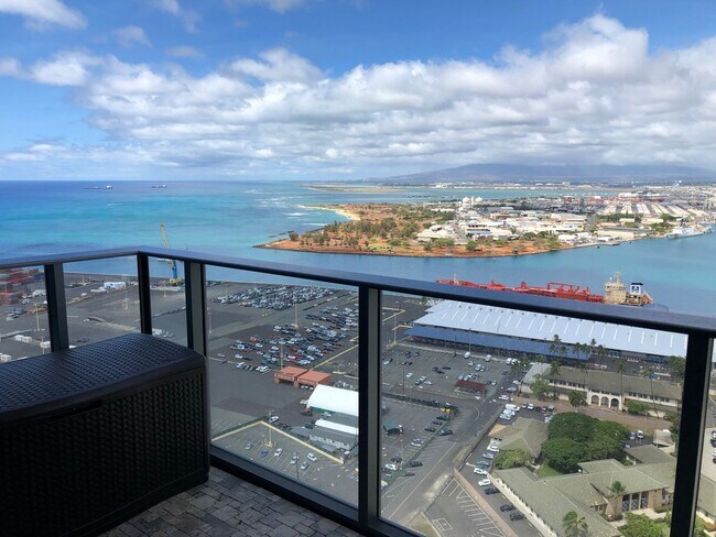 Building Photo - Furnished 2 Bed, 2 Bath, 1 Parking at The ...