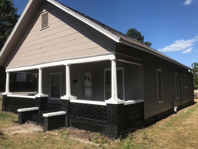 Building Photo - 101 S main