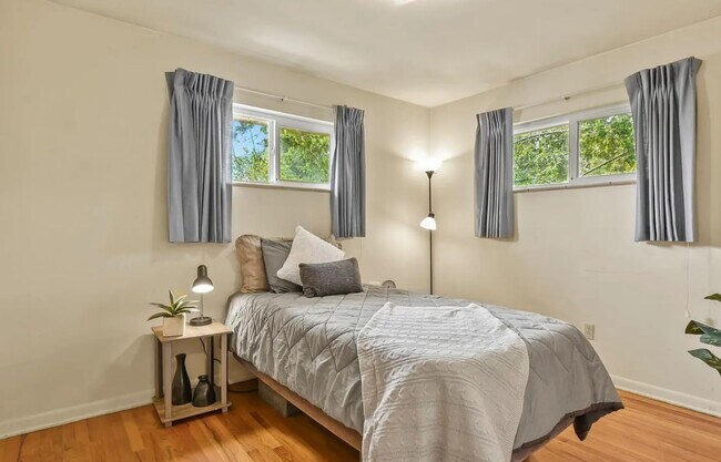 Foto del edificio - 5090 Meade St