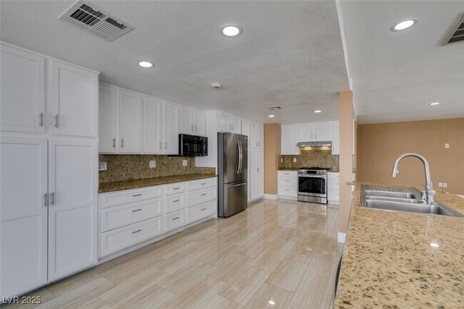 Foto del edificio - 3966 Green Leaf Dr