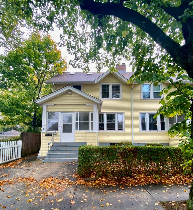 Building Photo - 25 Beecher Pl