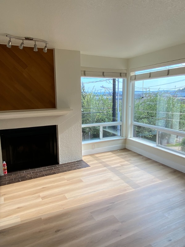 Photo - 1404 W Boston St Apartment