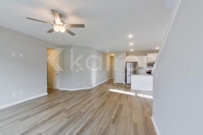 Foto del edificio - 7321 Foggy River Dr