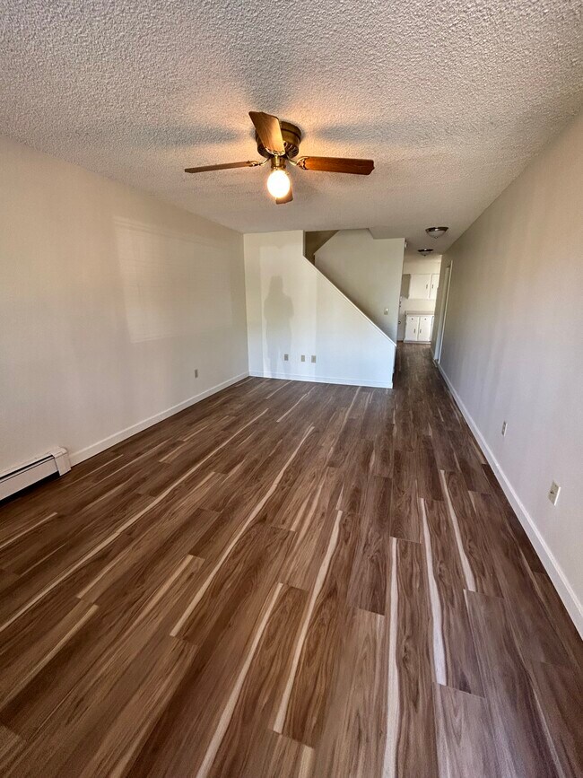 Building Photo - 1802 Lincoln -Unit 6 - - 1