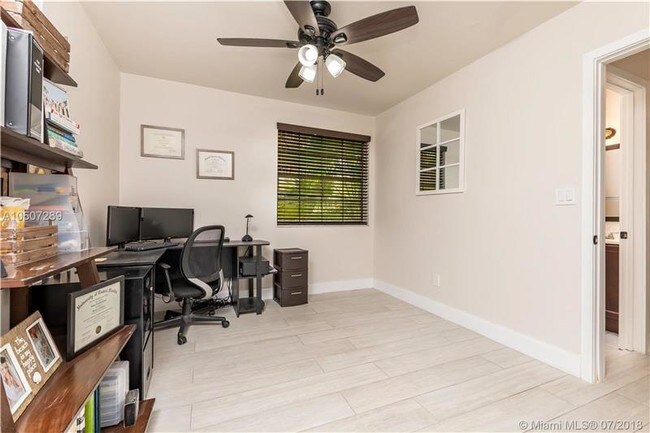 Building Photo - 3559 Magellan Cir