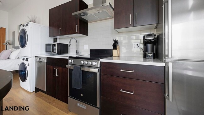 Foto del edificio - 135 Adams St