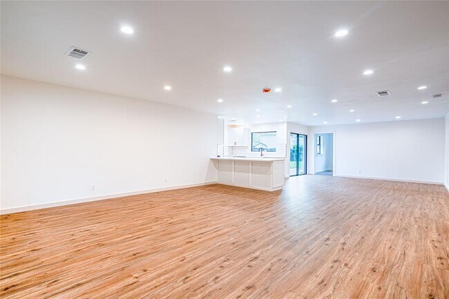 Foto del edificio - 1422 Wisterwood Dr