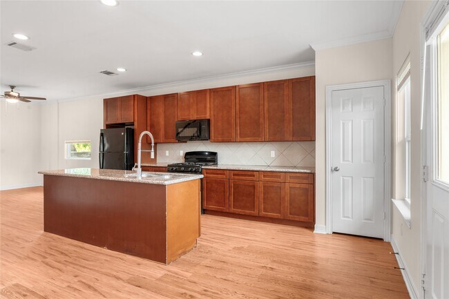 Building Photo - 2407 Ferguson Way