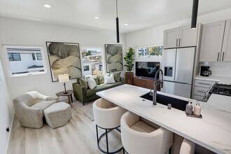 Building Photo - 426-426 Arbor Dr