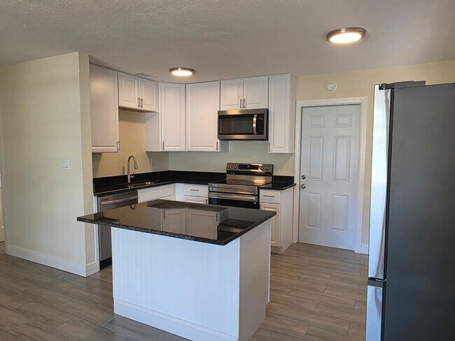 Foto del edificio - Updated 2 Bedroom 1 Bath in Central Gulfport