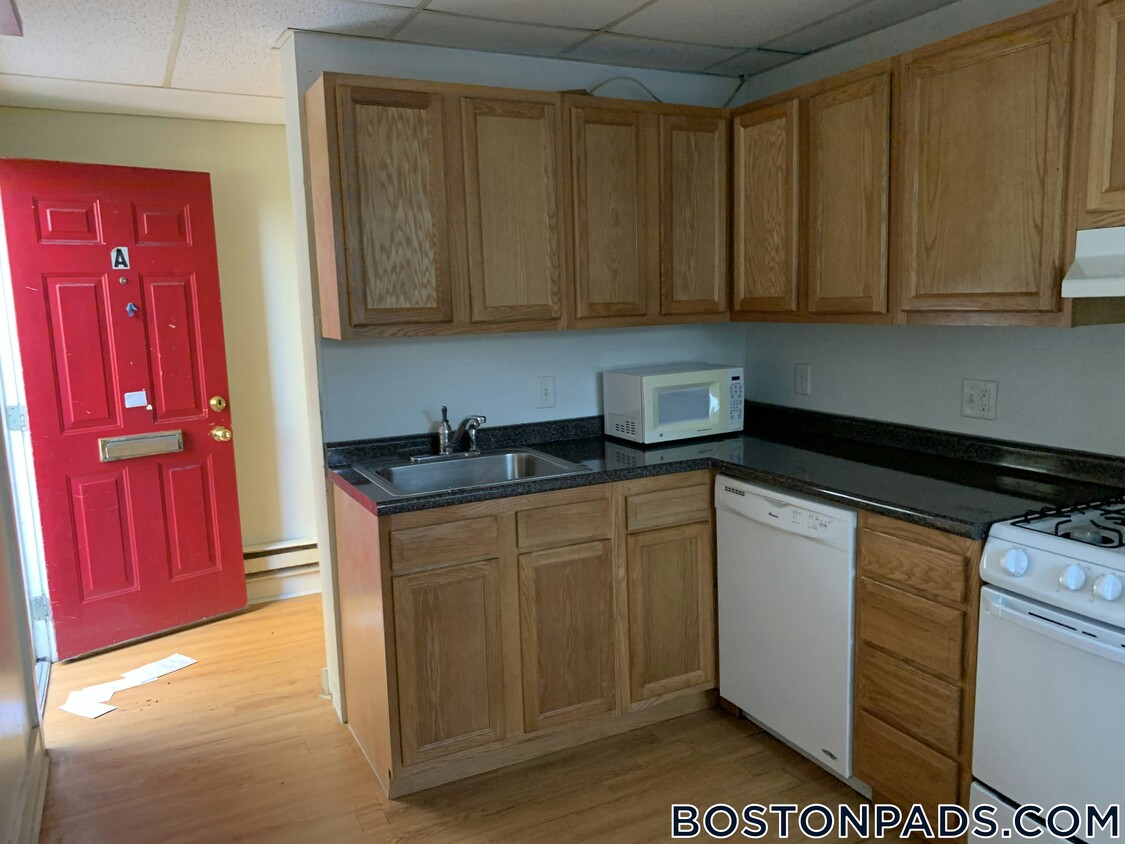 Foto principal - 1632 Commonwealth Ave
