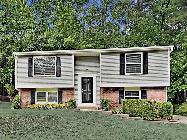 Foto principal - 390 Hembree Forest Cir