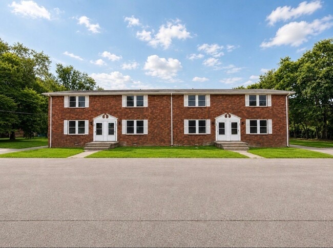 Building Photo - 605 Bellevue Rd N
