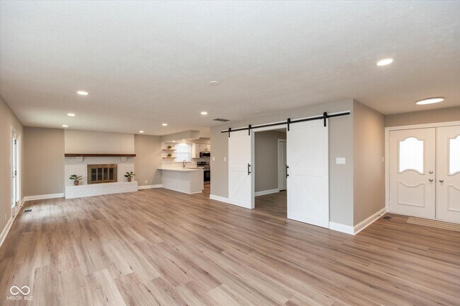 Foto del edificio - 707 Daffon Dr