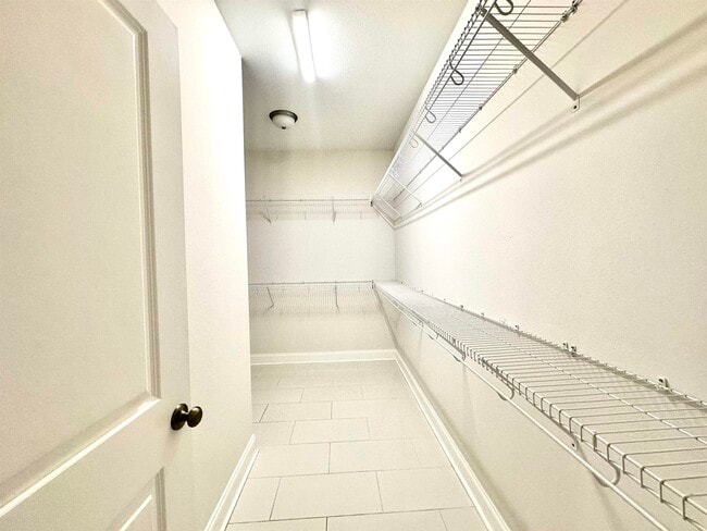 Building Photo - 5021 Caracara Dr