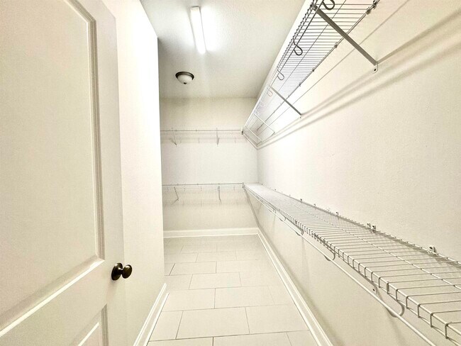 Foto del edificio - 5021 Caracara Dr
