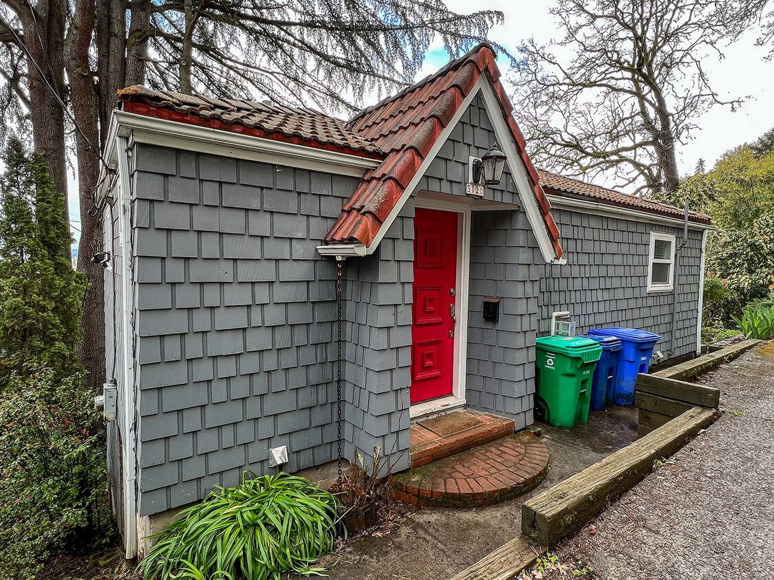 Primary Photo - Stunning 2 Bed, 2 Bath Home ~ Walking Dist...