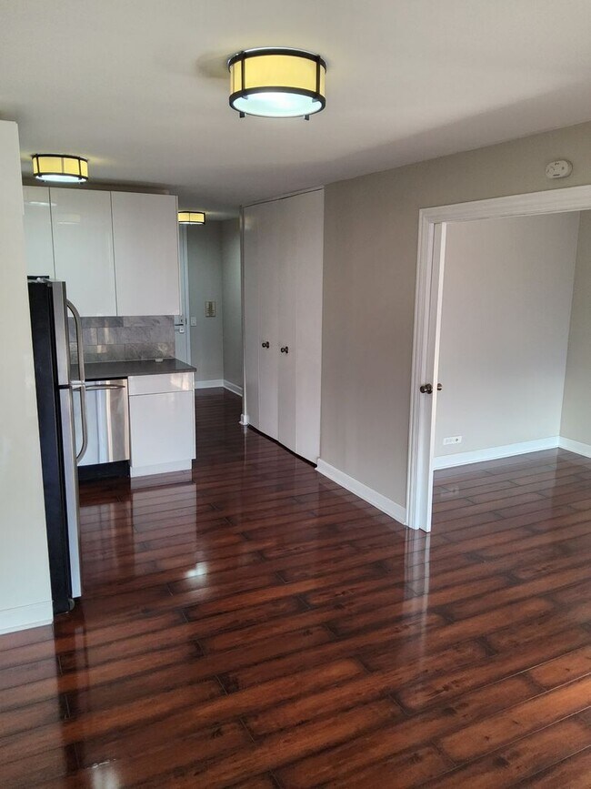 Foto del edificio - 4343 N CLARENDON Ave