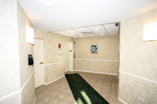 Building Photo - 6430 W Berteau Ave