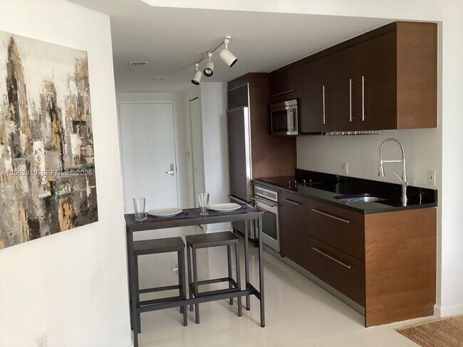 Foto del edificio - 475 Brickell Ave