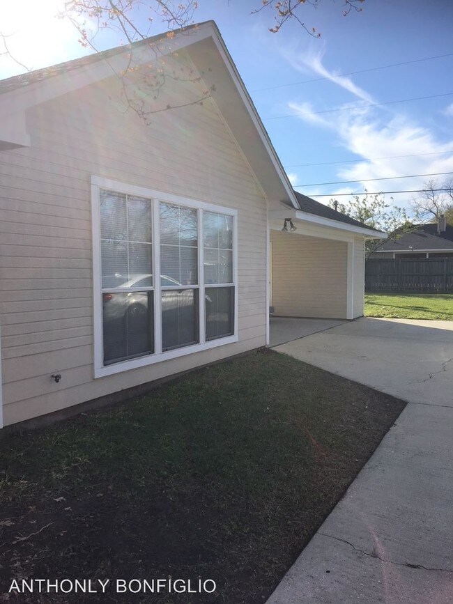 Foto del edificio - 3 br, 2 bath House - 1046 Elvin Dr.