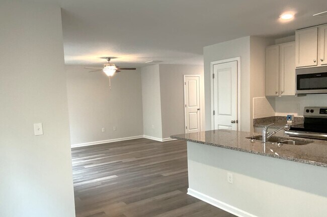 Building Photo - 226 Sunbury Way