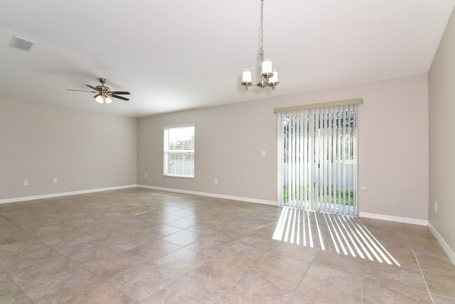 Building Photo - 127 Cascade Bend Dr