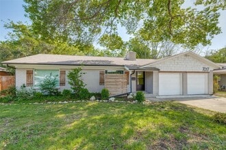 Building Photo - 7017 Willis Ave