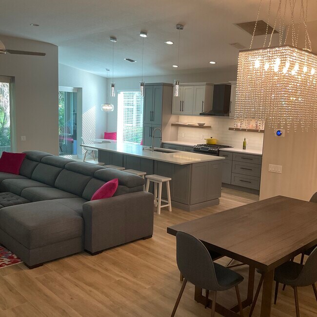 Foto del edificio - 8322 Whispering Woods Ct