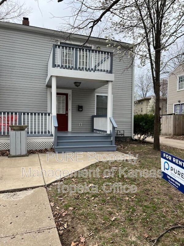 Building Photo - 429 E 63rd Terrace