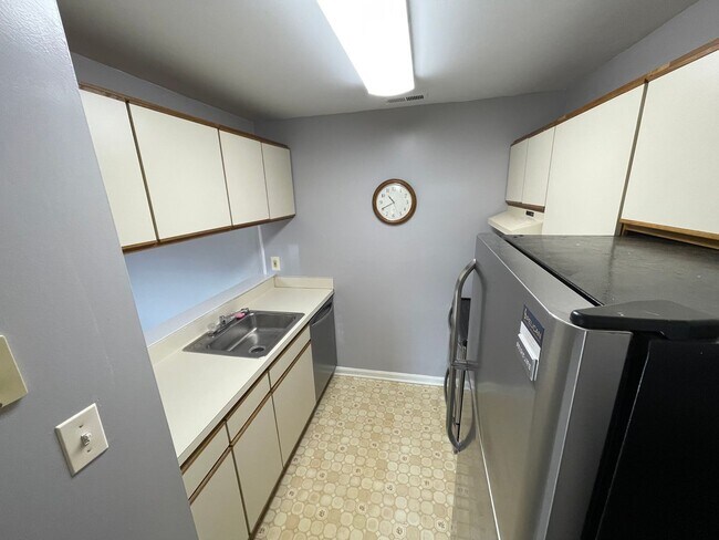 Foto del edificio - Condo Available in Essex!