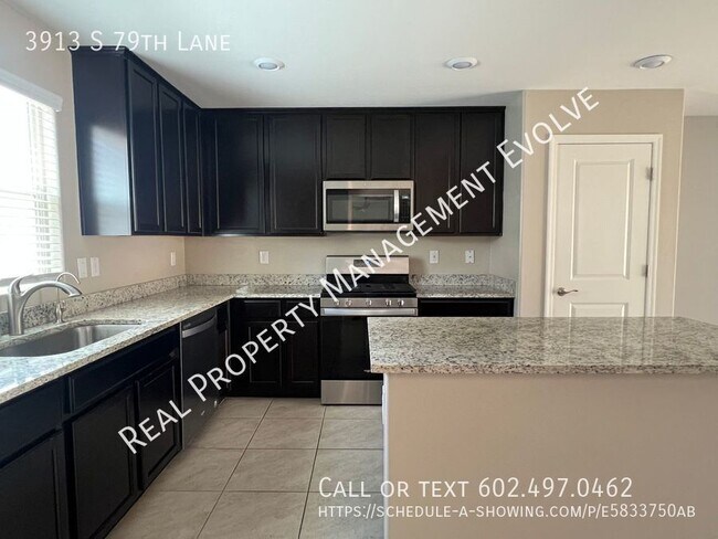 Building Photo - Beautiful Home! PRICE REDUCED AND $400 OFF...