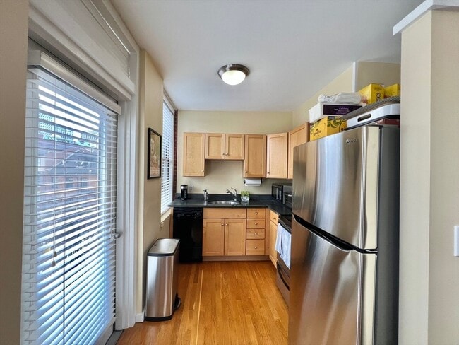 Building Photo - 19 Fayette St