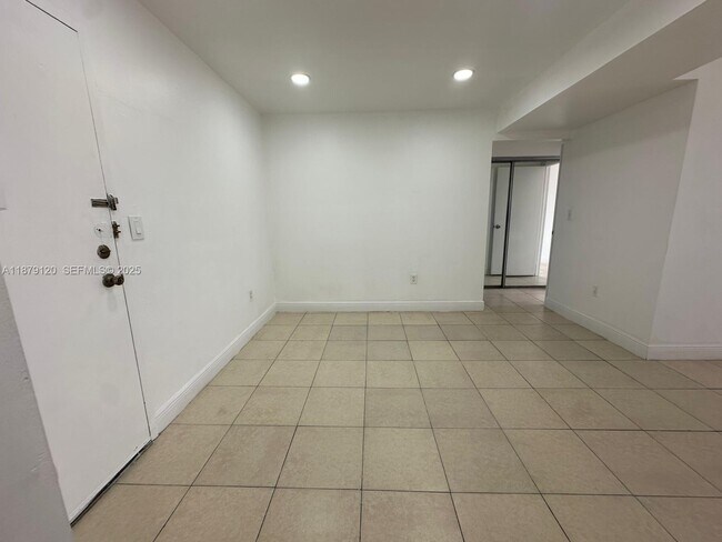 Foto del edificio - 7300 NW 17th St