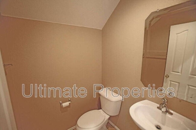 Building Photo - 9234 W Milkweed Loop