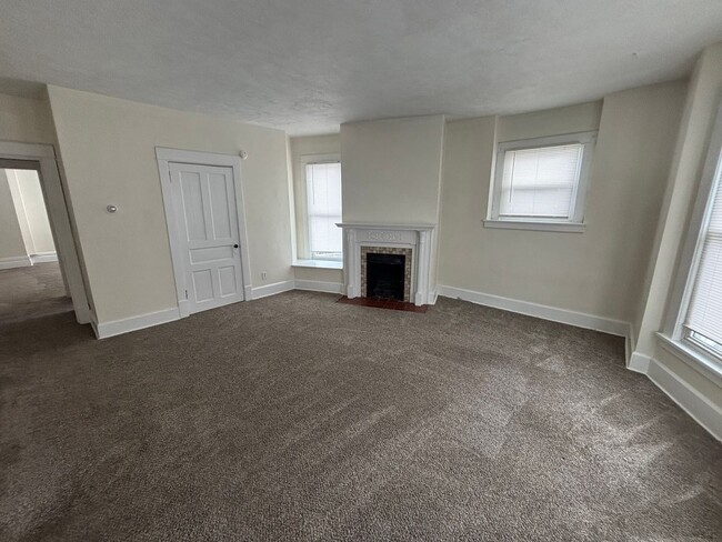 Building Photo - nbr142