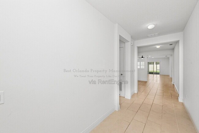 Foto del edificio - 14462 Ward Rd