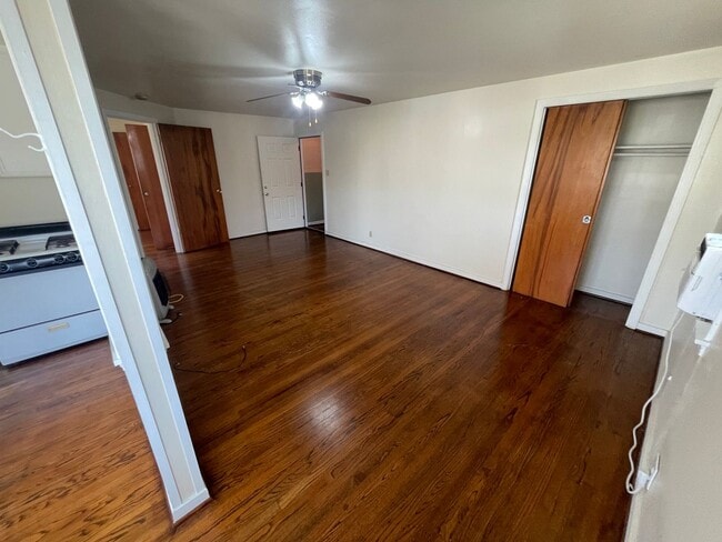 Foto del edificio - 1320 Postoffice St