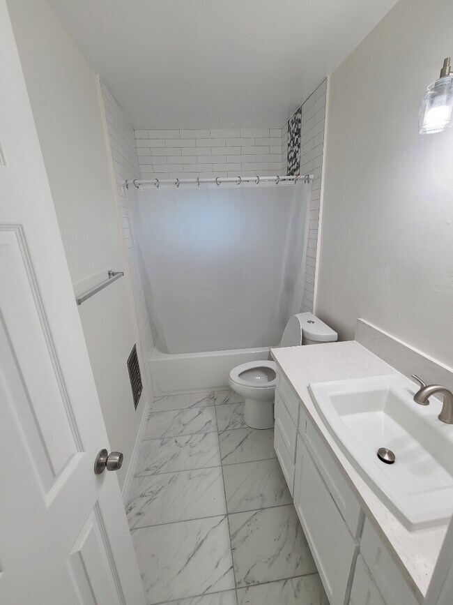 Bathroom - 13060 Burbank Blvd