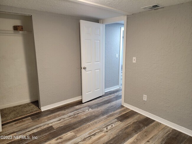 Foto del edificio - 3238 Townsend Blvd