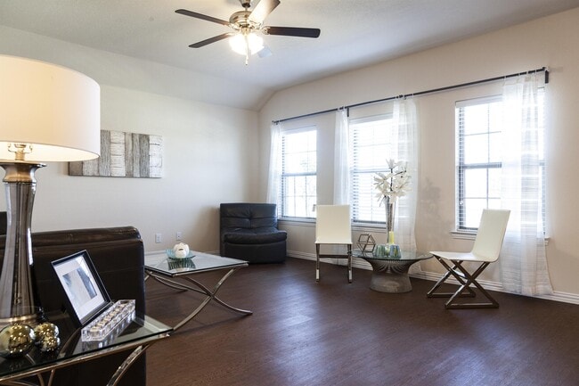 Building Photo - 14569 Gorge Dr