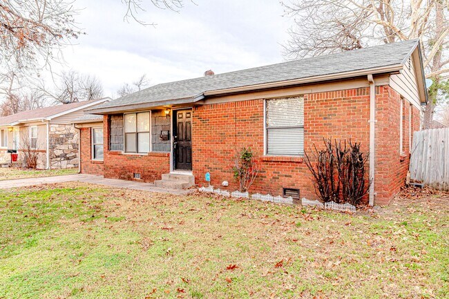 Building Photo - 3 bed 1 bath in Bethany!