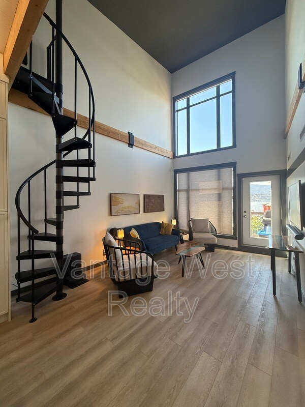 Photo principale - 654-654 Cook Rd