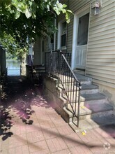 Building Photo - 44 Grasmere Ave