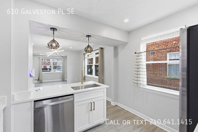 Foto del edificio - 610 Galveston Pl SE