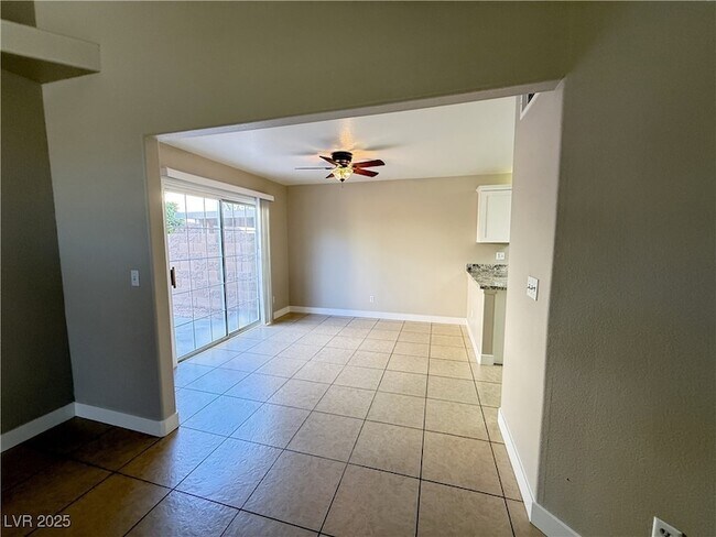 Building Photo - 1624 Box Step Drive Unit