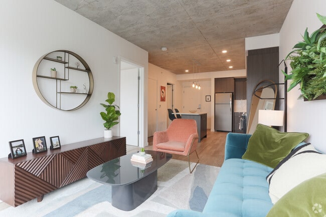 Interior Photo - Hollis