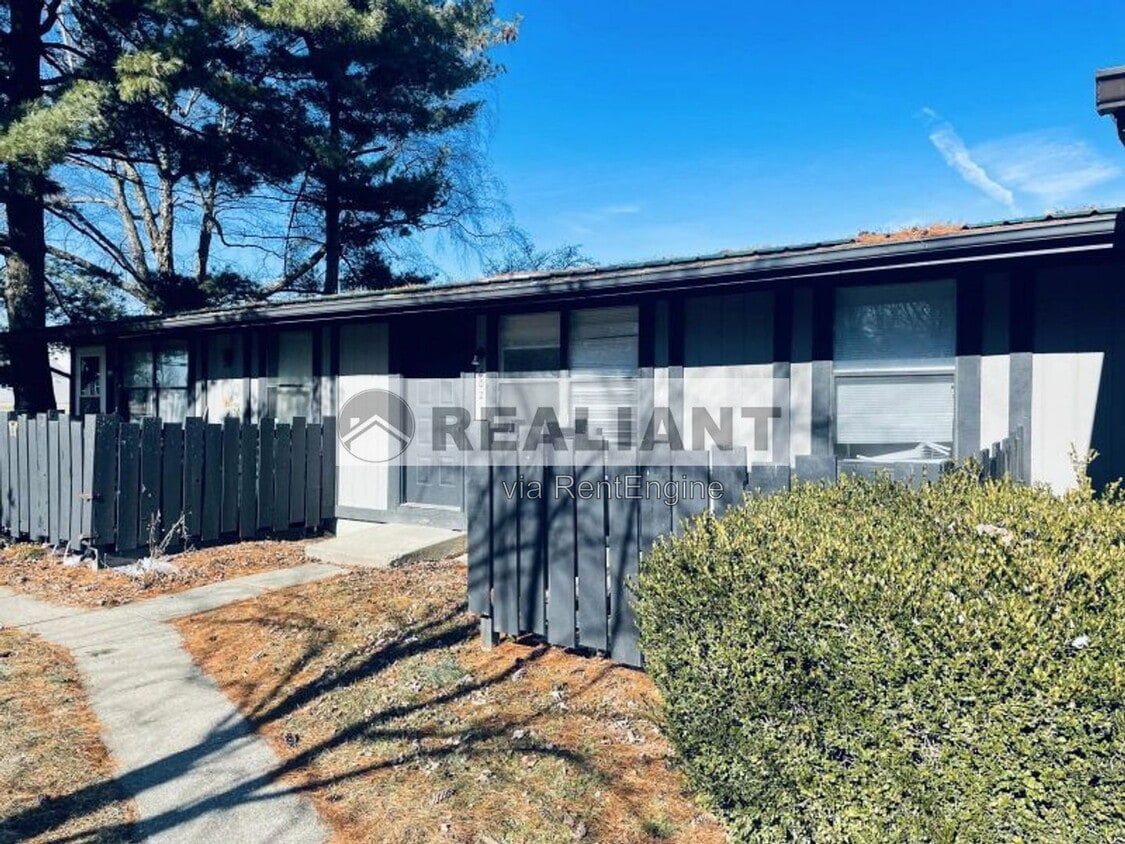 Photo - 505 Amhurst Drive