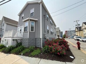 Building Photo - 160 Bow St